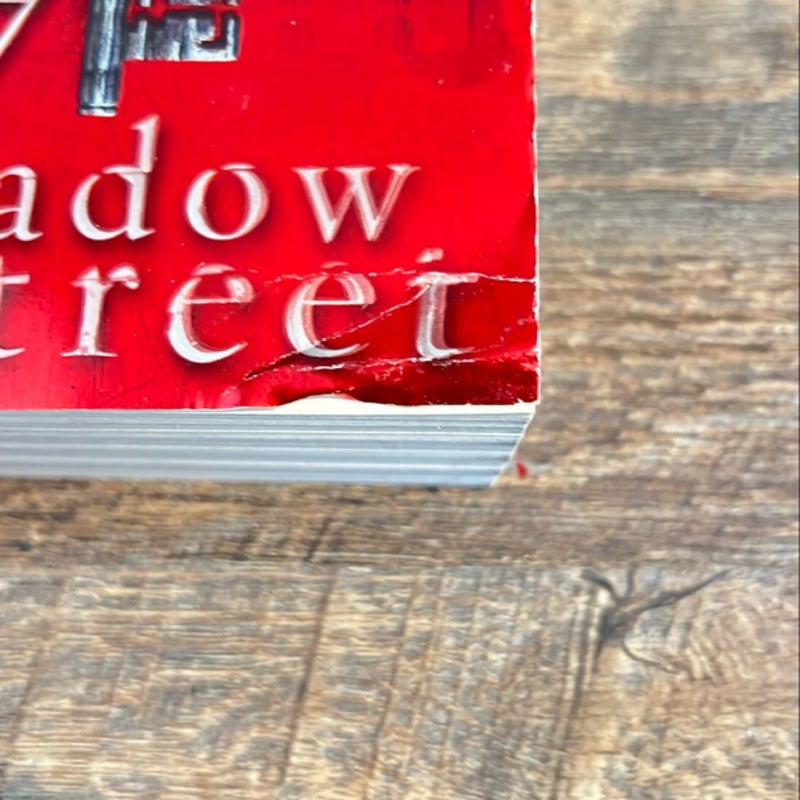 77 Shadow Street (with Bonus Novella the Moonlit Mind)