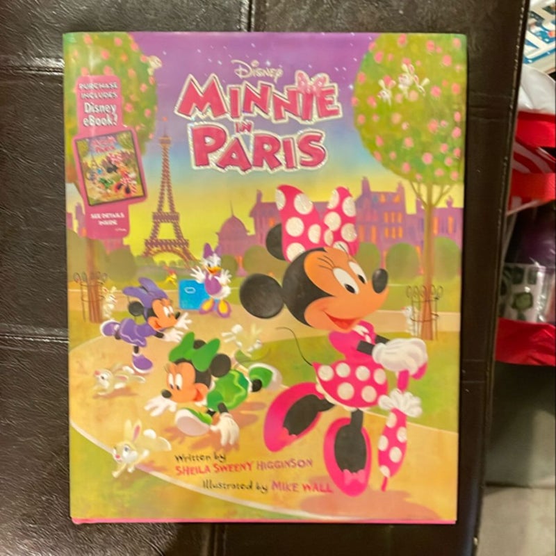 Minnie Minnie in Paris