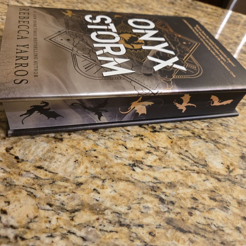 Onyx Storm (Deluxe Limited Edition)