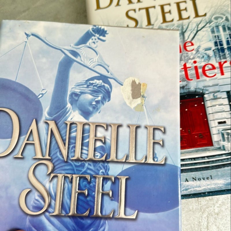 3 books of Danielle Steel 