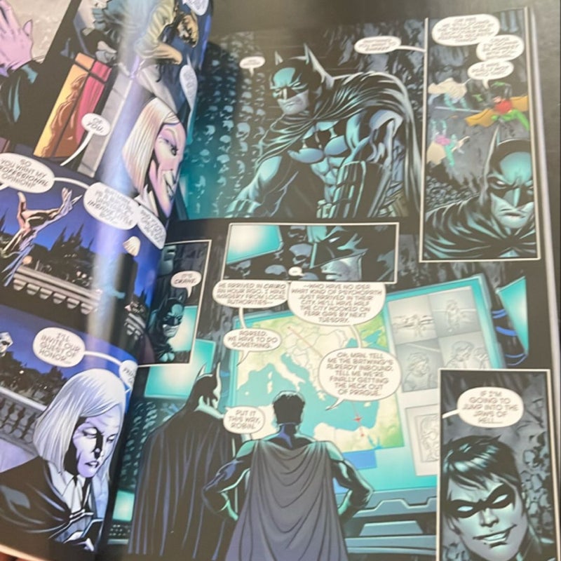 Batman and Robin Eternal Volume 2