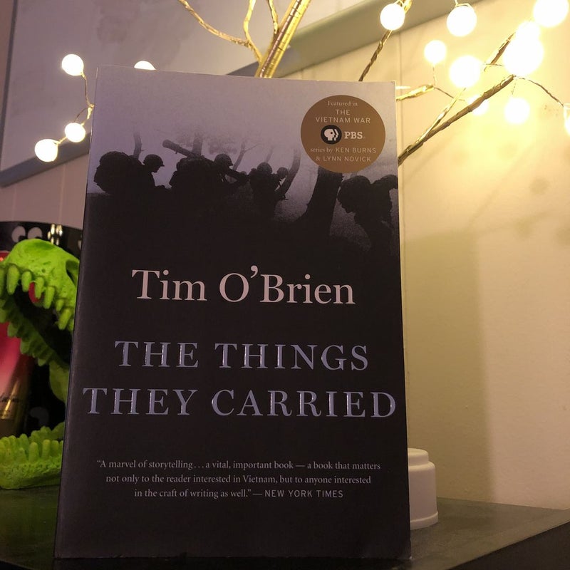 The Things They Carried by Tim O'Brien, Paperback