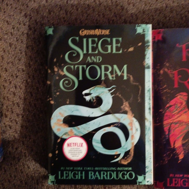 The Shadow and Bone Trilogy Boxed Set