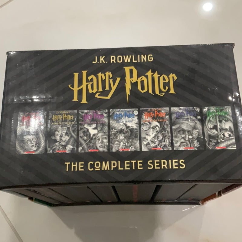 Harry Potter Books 1-7 Special Edition Boxed Set