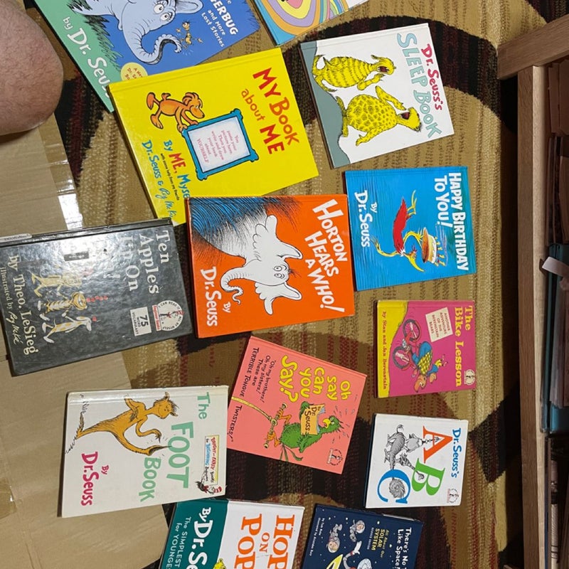 16 book Dr Seuss lot including Big Books