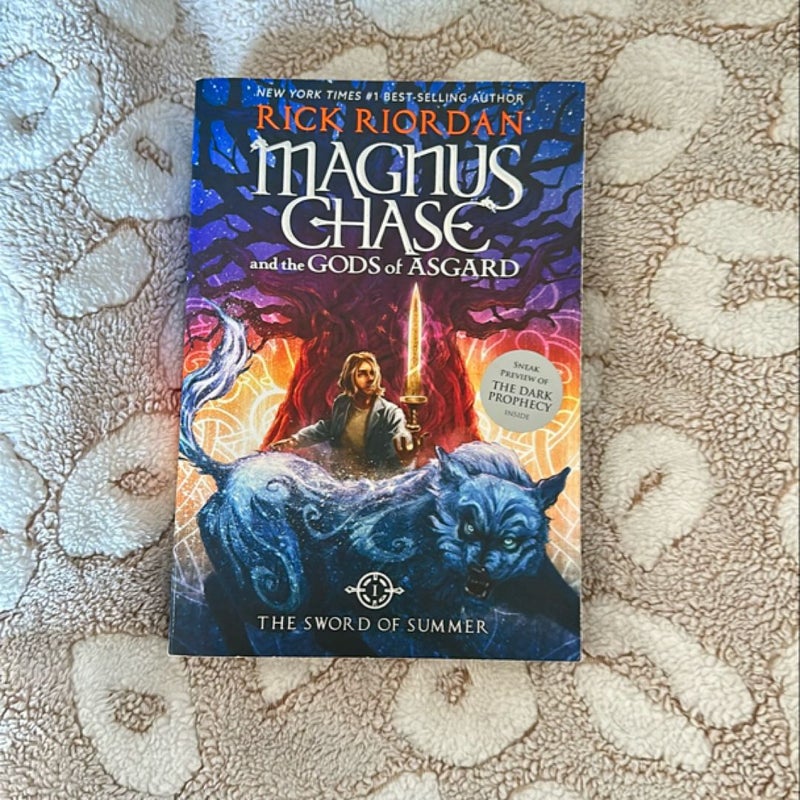 Magnus Chase and the Gods of Asgard Book 1 the Sword of Summer (Magnus Chase and the Gods of Asgard Book 1)