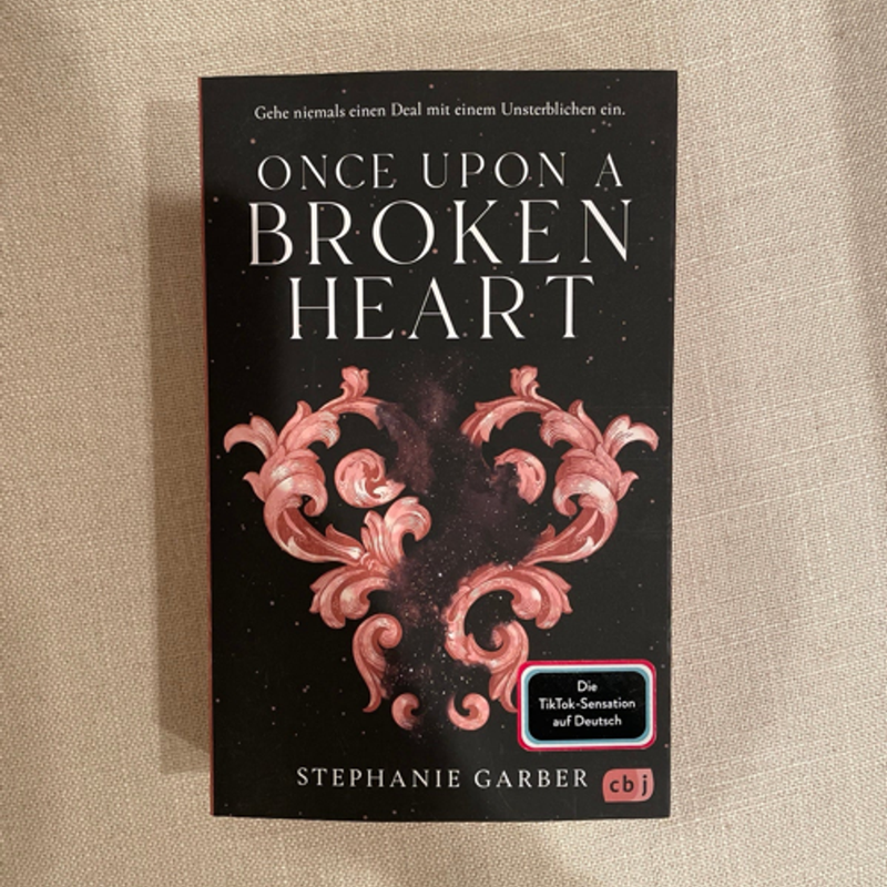 Once Upon a Broken Heart German Paperback Edition sprayed edges