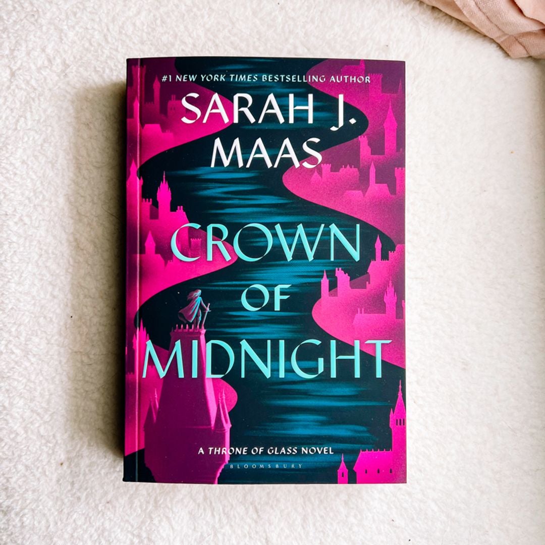 Crown of Midnight by Sarah J. Maas, Paperback | Pangobooks