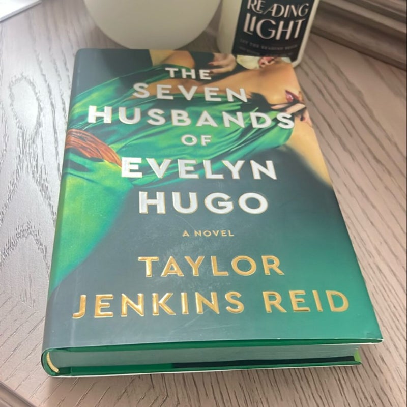 The Seven Husbands of Evelyn Hugo: Deluxe Edition Hardcover