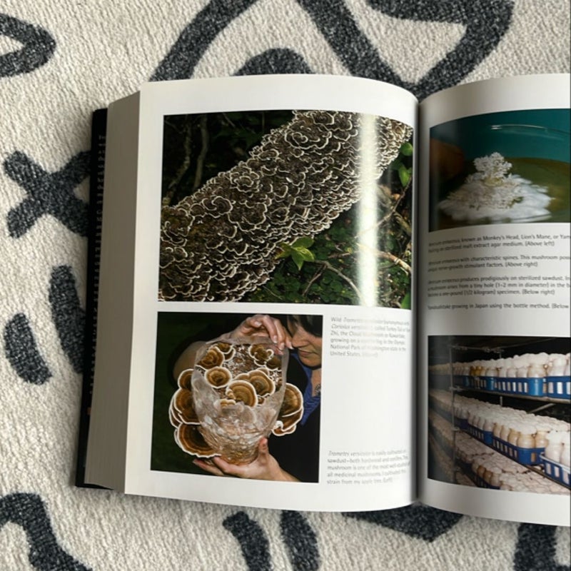 Growing Gourmet and Medicinal Mushrooms
