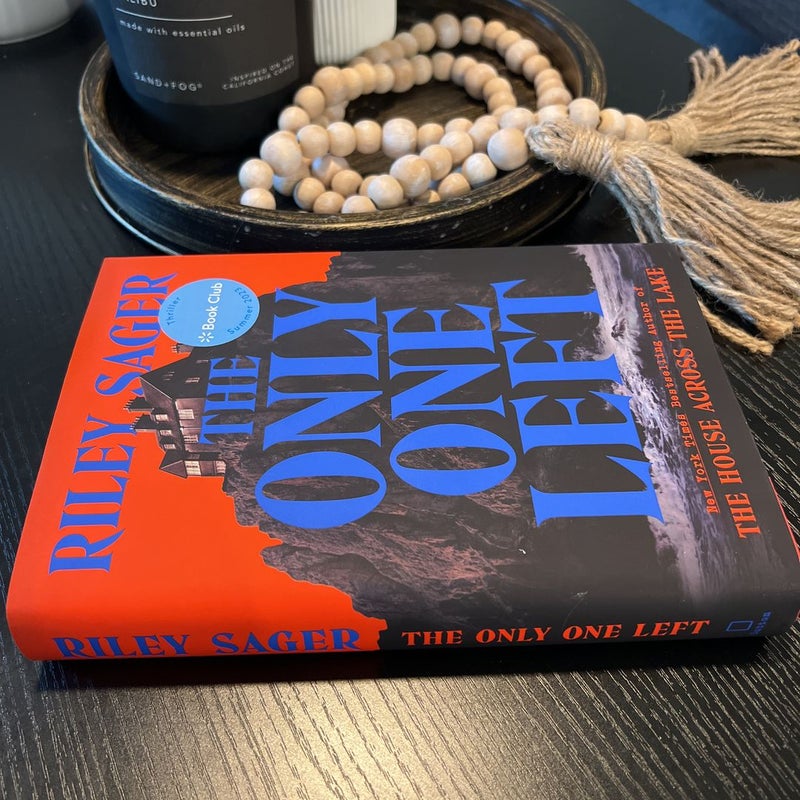 The only one left by Riley sager , Hardcover | Pangobooks