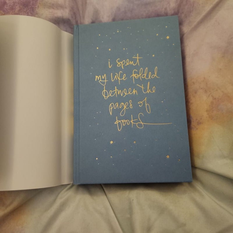 Shatter Me Collector's Deluxe Limited Edition