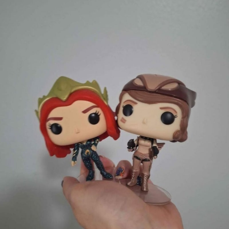 Hawgirl and Mera funko pops