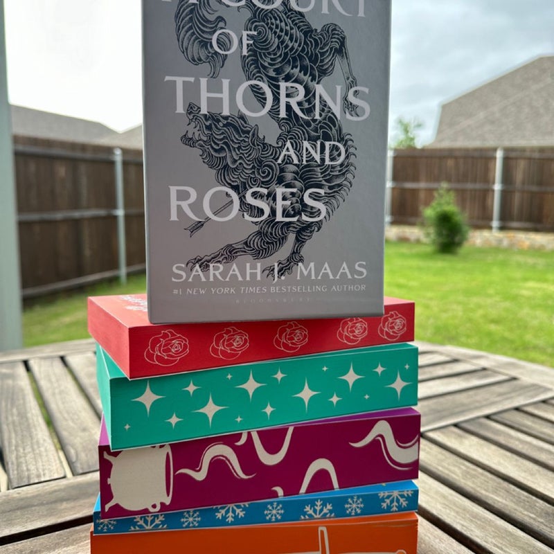 A Court of Thorns and Roses Paperback Box Set Sprayed Edges