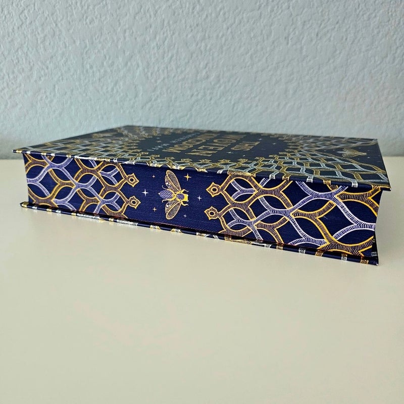 This Woven Kingdom SIGNED by Tahereh Mafi Illumicrate Special Edition