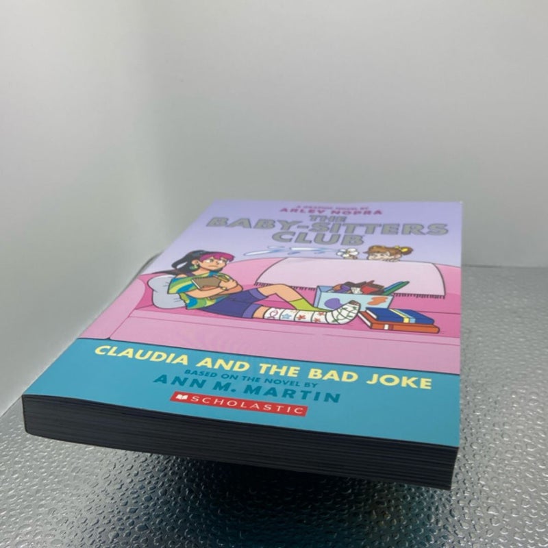 Claudia and the Bad Joke: a Graphic Novel (the Baby-Sitters Club #15)