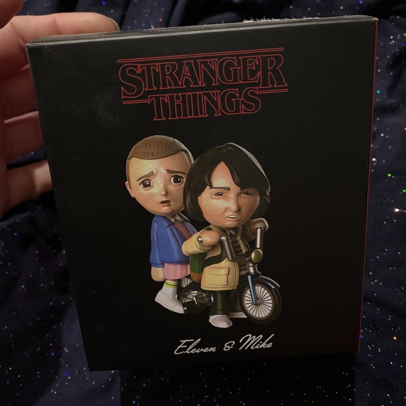 Stranger Things Lootcrate Eleven & Mike figure