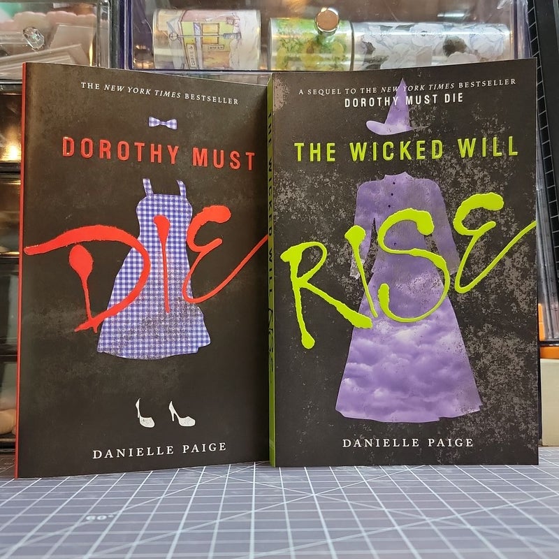 [BUNDLE-DOROTHY MUST DIE SERIES]
