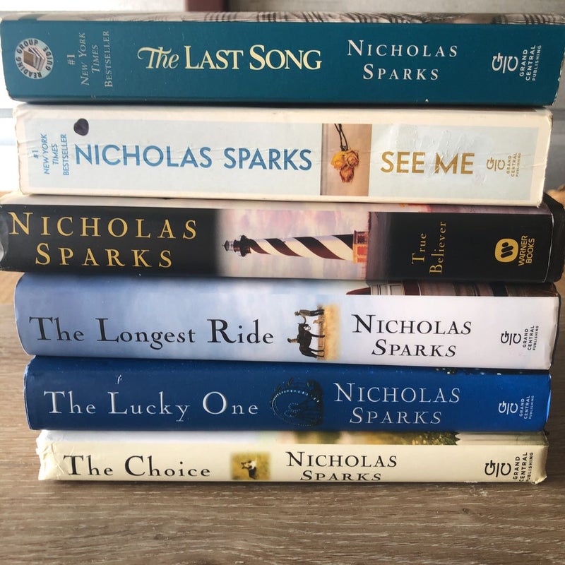 Bundle of 6 Nicholas sparks books!