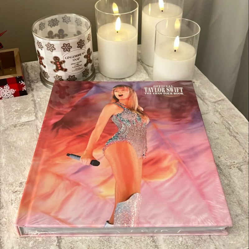 Official Taylor Swift The Eras Tour Book 