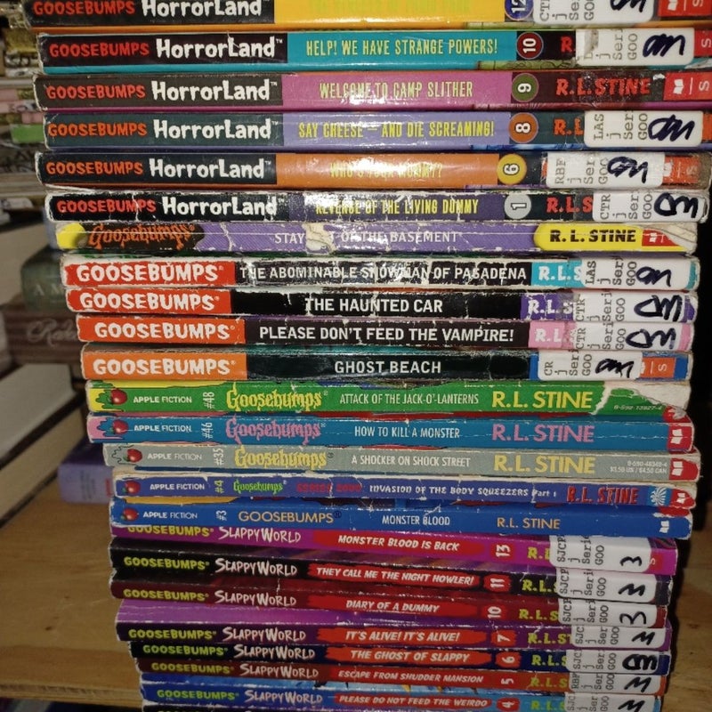 30 Goosebumps books