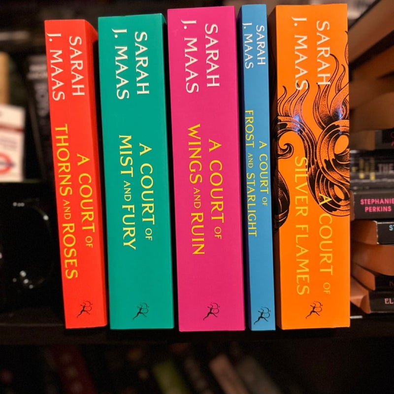 A Court of Thorns and Roses Set