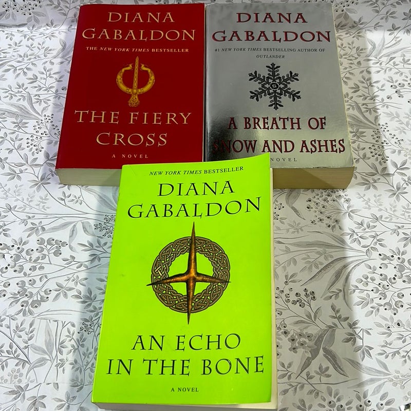 The Outlander series 3 large paperback bundle 2