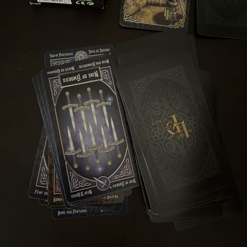 Tarot Familiars