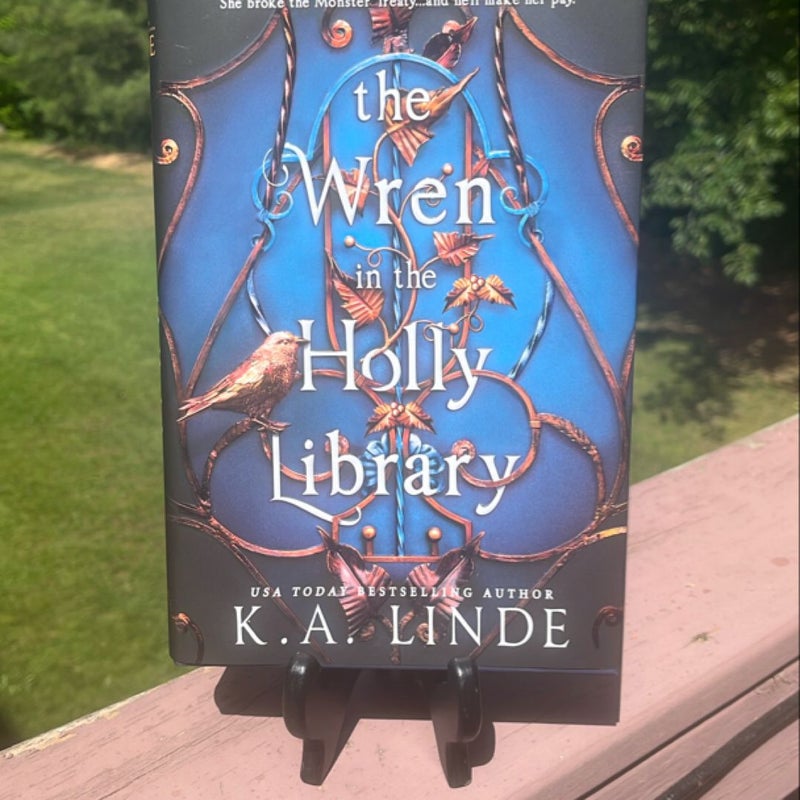 The Wren in the Holly Library (Deluxe Limited Edition)