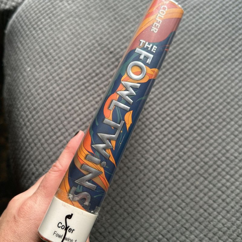 The Fowl Twins (a Fowl Twins Novel, Book 1)