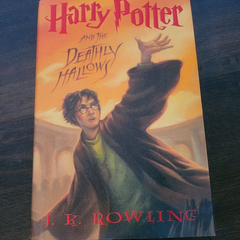Harry Potter and the Deathly Hallows 1st Edition