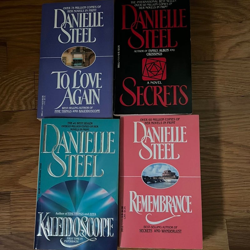 Danielle Steel Paperback Bundle