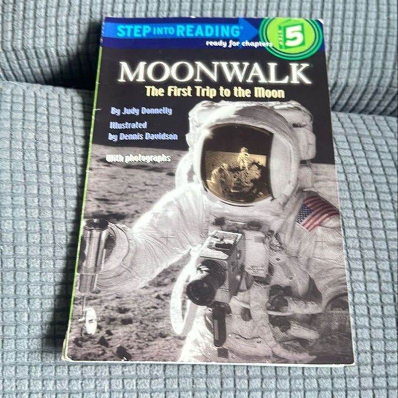 Step into Reading: Moonwalk- The First Trip to the Moon