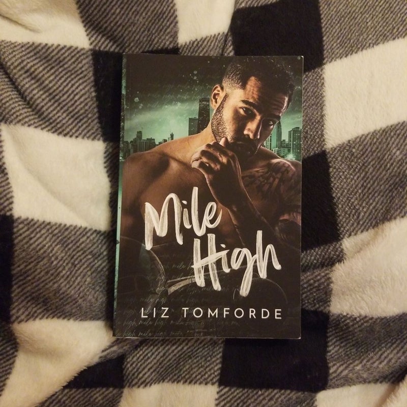 Oop Mile High by Liz Tomforde, Paperback | Pangobooks