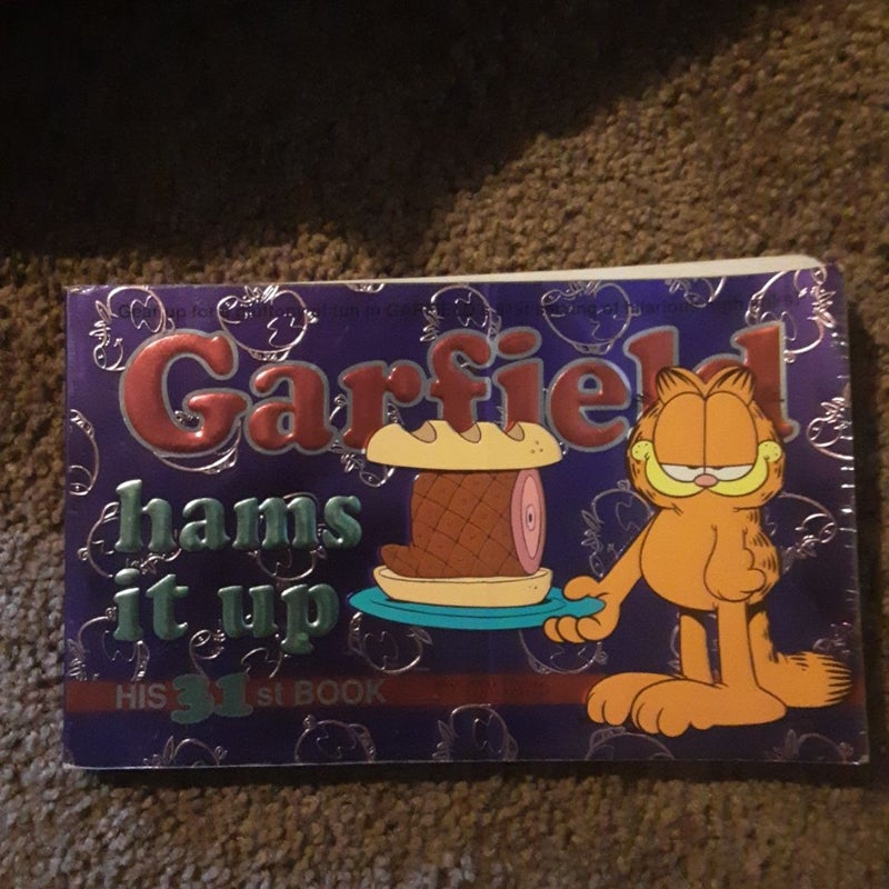 Garfield Hams It Up