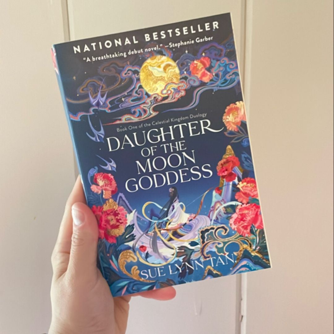 Daughter of the Moon Goddess Fairyloot Exclusive edition by
