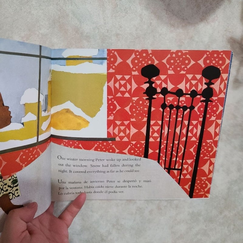 🆕️The Snowy Day, by Ezra Jack Keats - Bilingual Children's Book English/Spanish