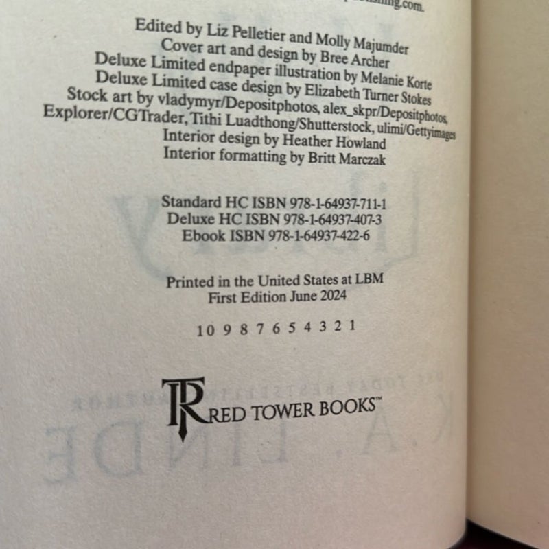 The Wren in the Holly Library (Deluxe Limited Edition)
