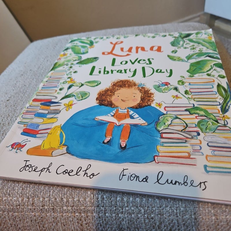 Luna Loves Library Day