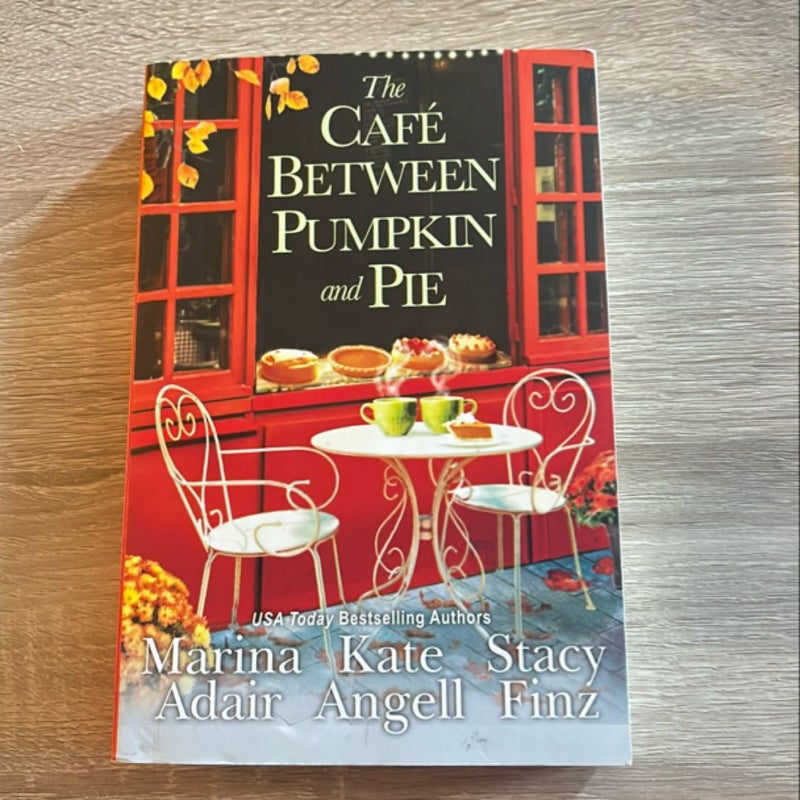 The Café Between Pumpkin and Pie