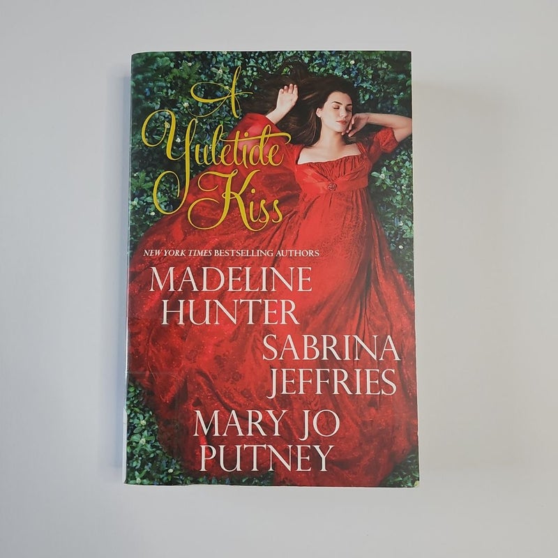A Yuletide Kiss