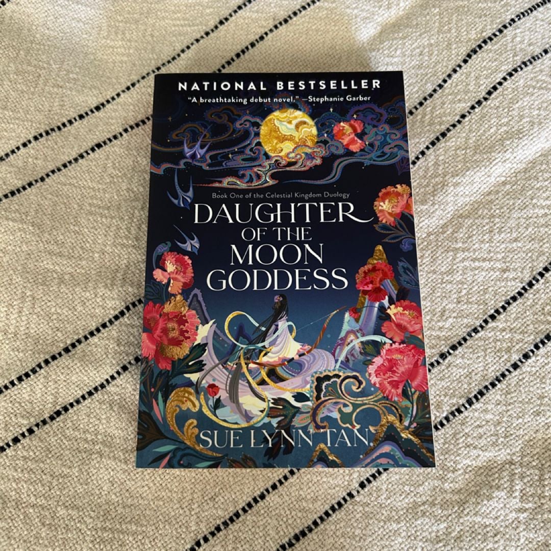 洋書 Daughter of the moon godness (Fairyloot) 洋書 Daughter of the moon godness (Fairyloot) Daughter of The Moon