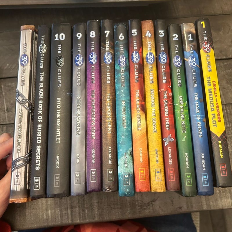 39 Clues lot of 13 hardback books 1-10 Agent Handbook Medusa Plot Black Book
