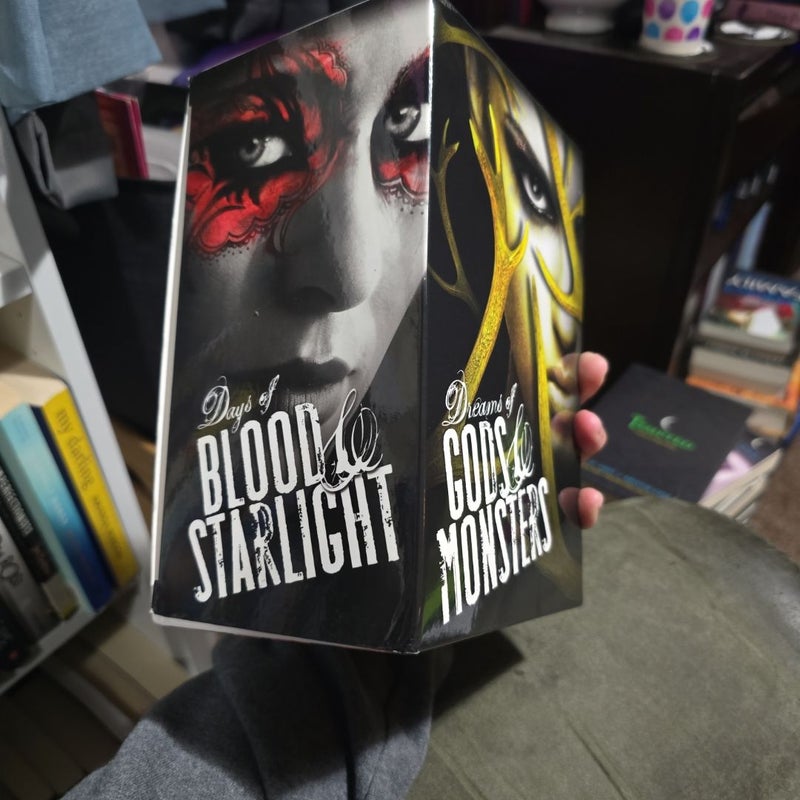The Daughter of Smoke & Bone Trilogy Paperback Gift Set