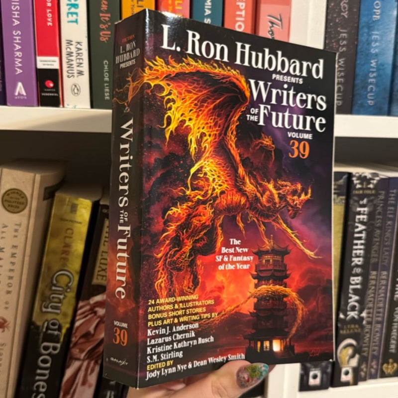 L. Ron Hubbard Presents Writers of the Future Volume 39