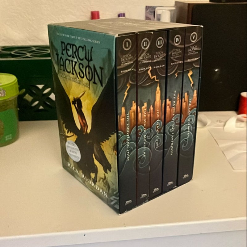 Percy Jackson and the Olympians 5 Book Paperback Boxed Set (new Covers W/poster)
