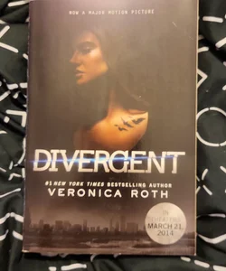 Divergent Movie Tie-In Edition