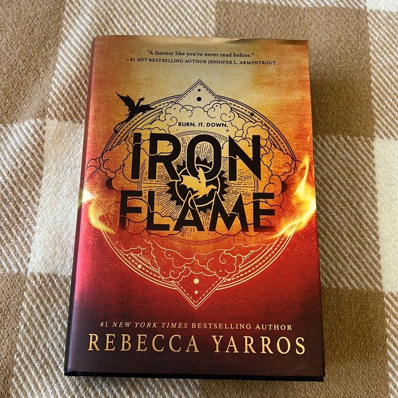 Iron Flame by Rebecca Yarros, Hardcover | Pangobooks