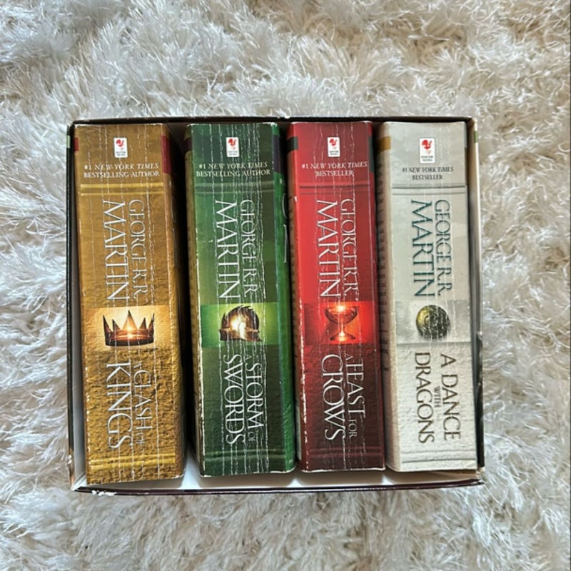 George R. R. Martin's a Game of Thrones 5-Book Boxed Set (Song of Ice and Fire Series)