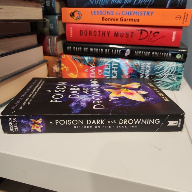 A Poison Dark and Drowning (Kingdom on Fire, Book Two)